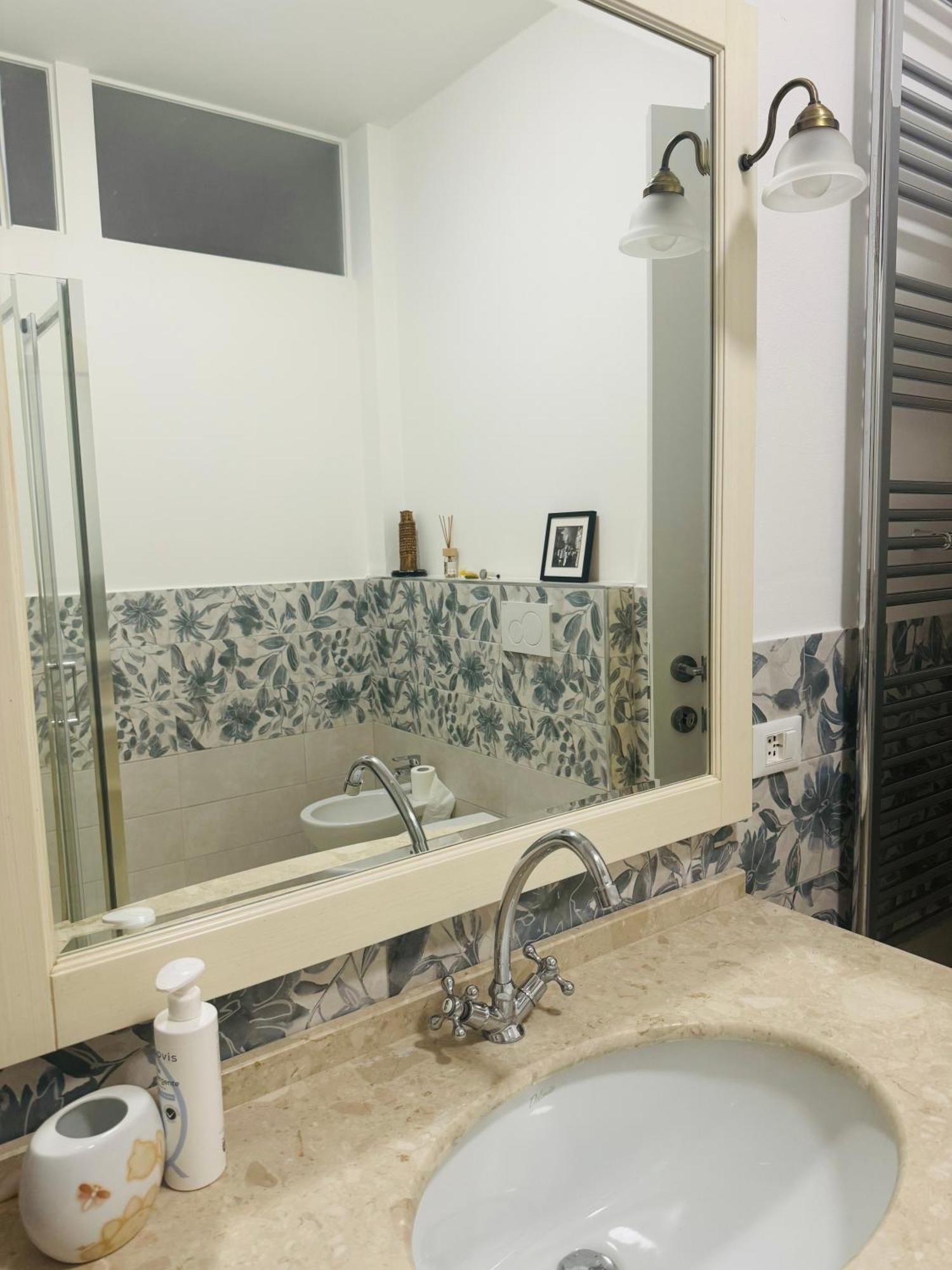 Casa Ayden Apartment Livorno Bagian luar foto