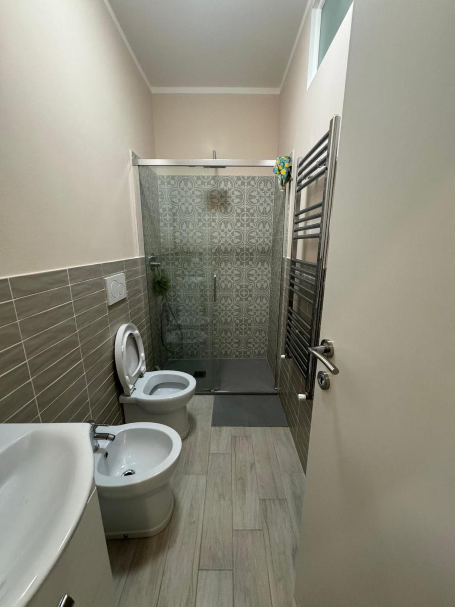 Casa Ayden Apartment Livorno Bagian luar foto